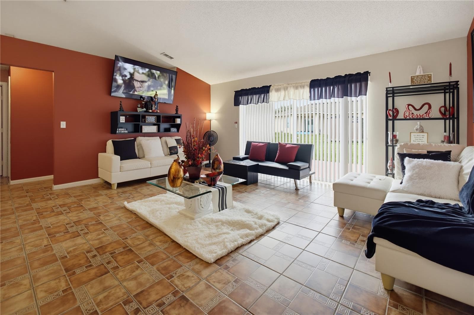 Single Family Residence at 672 BASINGSTOKE CT, KISSIMMEE, photo 12 of 28