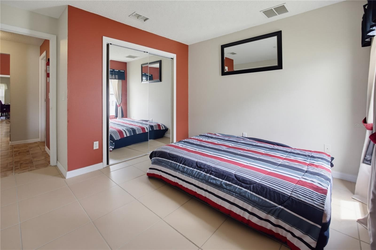 Single Family Residence at 672 BASINGSTOKE CT, KISSIMMEE, photo 16 of 28