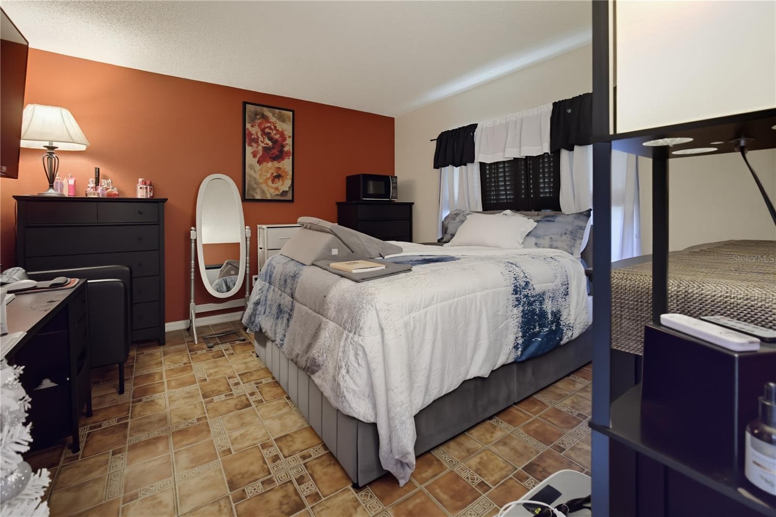 Single Family Residence at 672 BASINGSTOKE CT, KISSIMMEE, photo 23 of 28