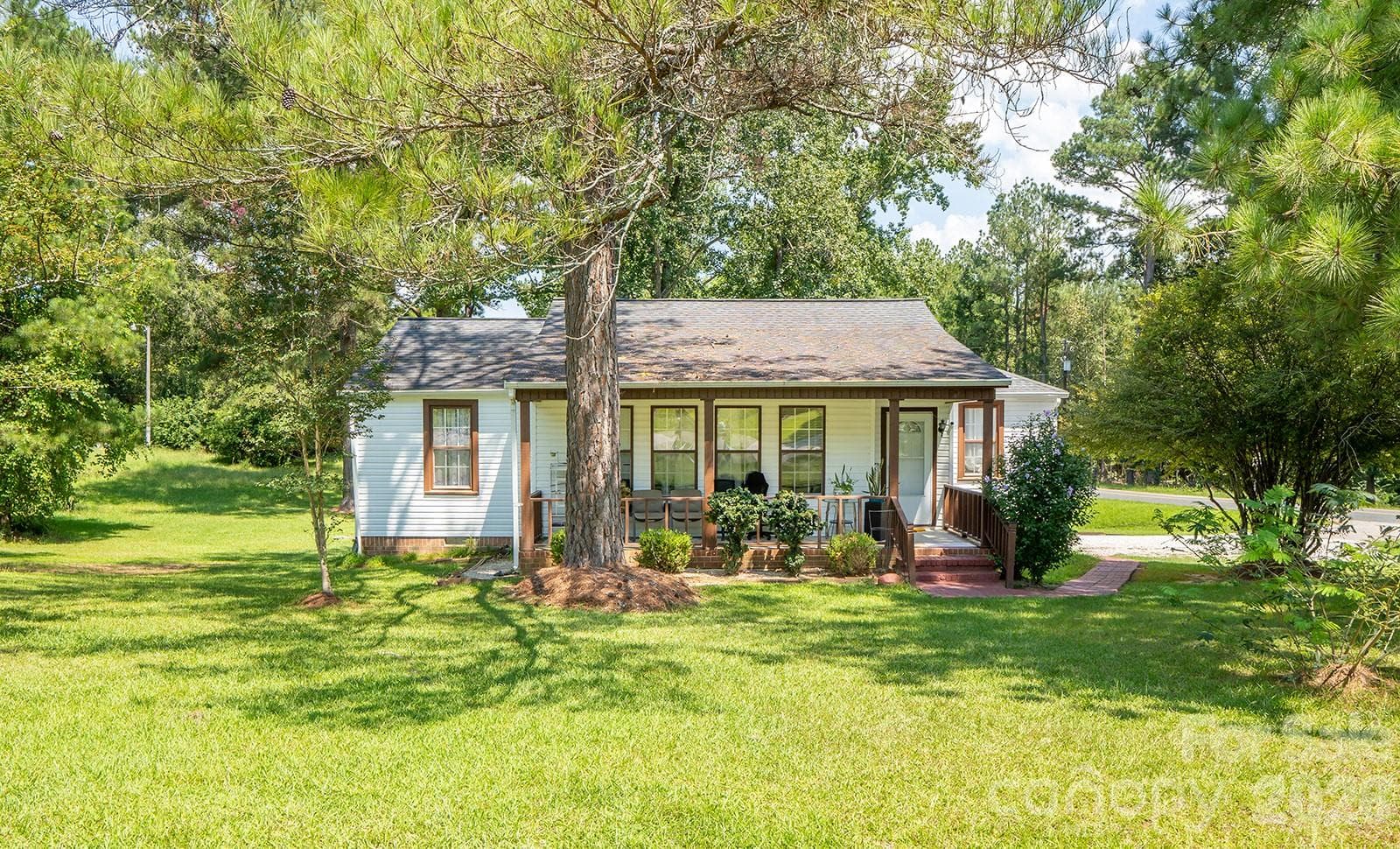 Single Family Residence at 1929 John Everall Road, Lancaster, photo 2 of 25