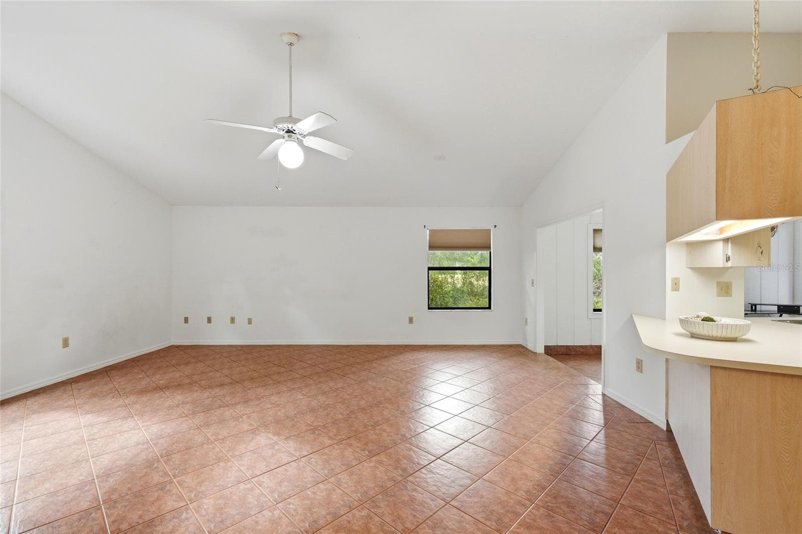 Single Family Residence at 17026 SOUTHSIDE CT, HIGH SPRINGS, photo 10 of 30