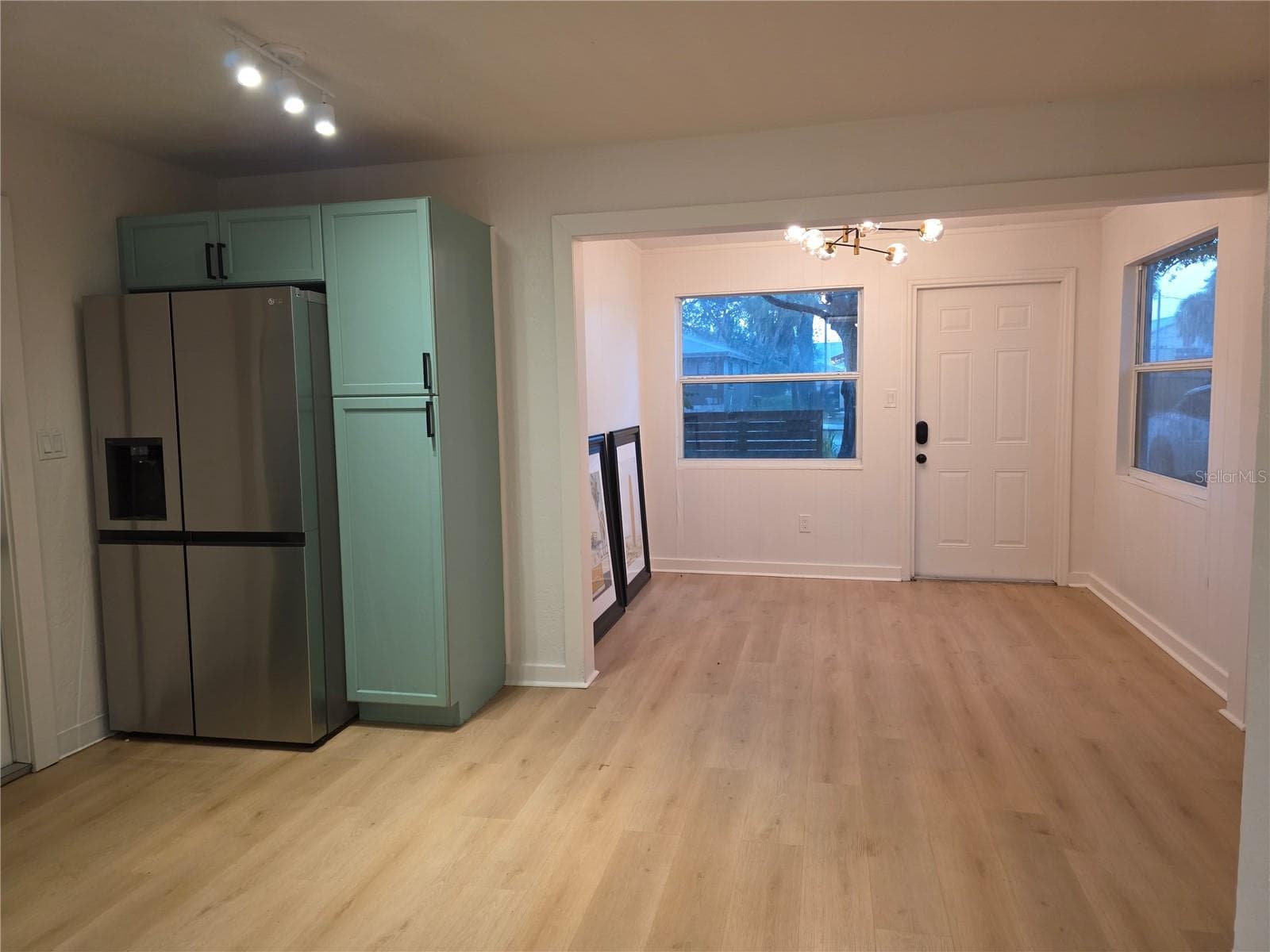Single Family Residence at 1020 19TH ST S, ST PETERSBURG, photo 5 of 20