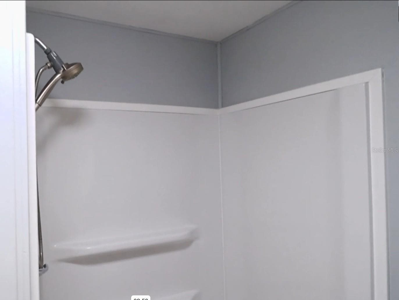 with step in shower... - 417 NE 64TH AVE, OCALA