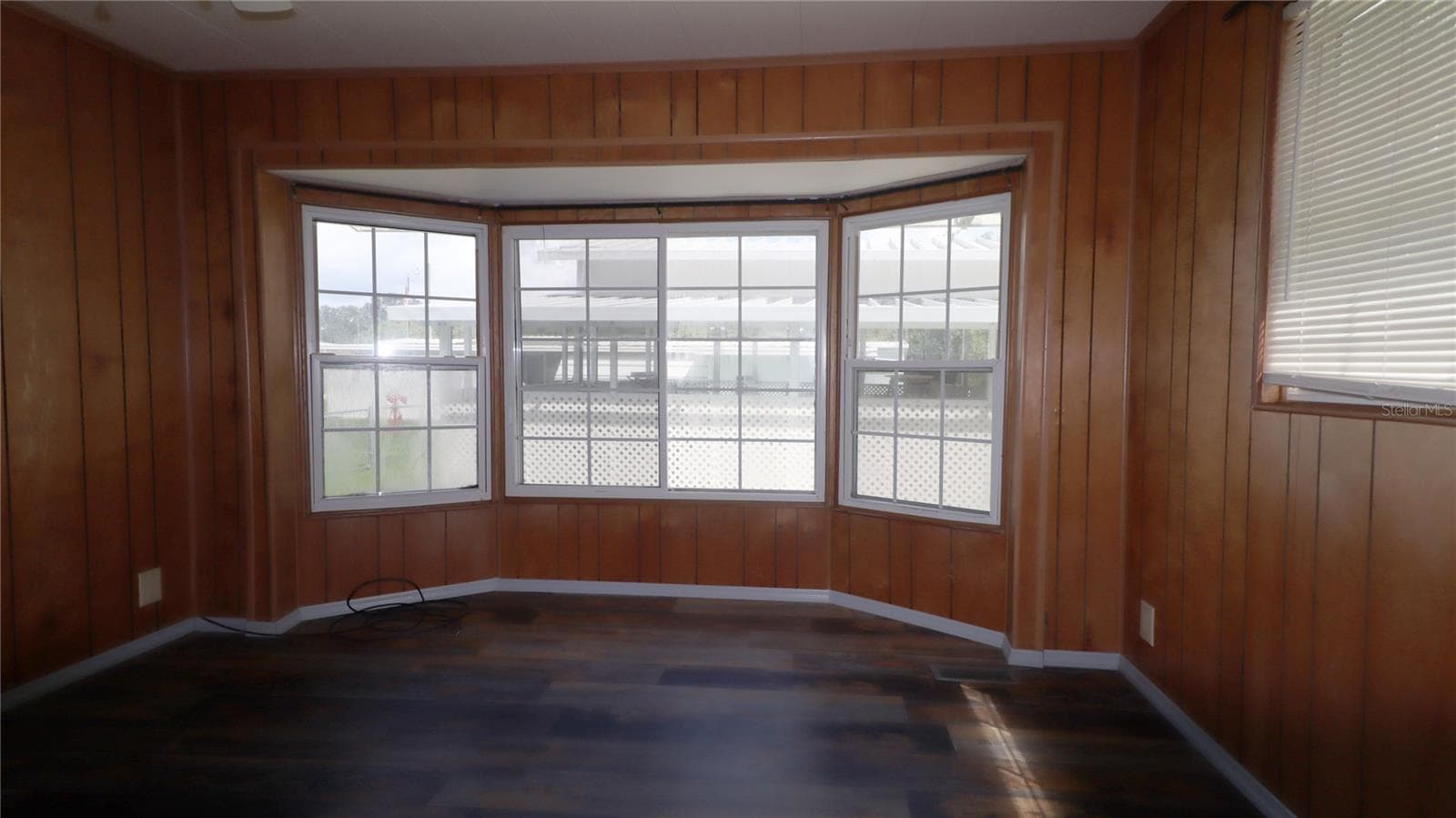 making this such a cheerful space!!! - 417 NE 64TH AVE, OCALA