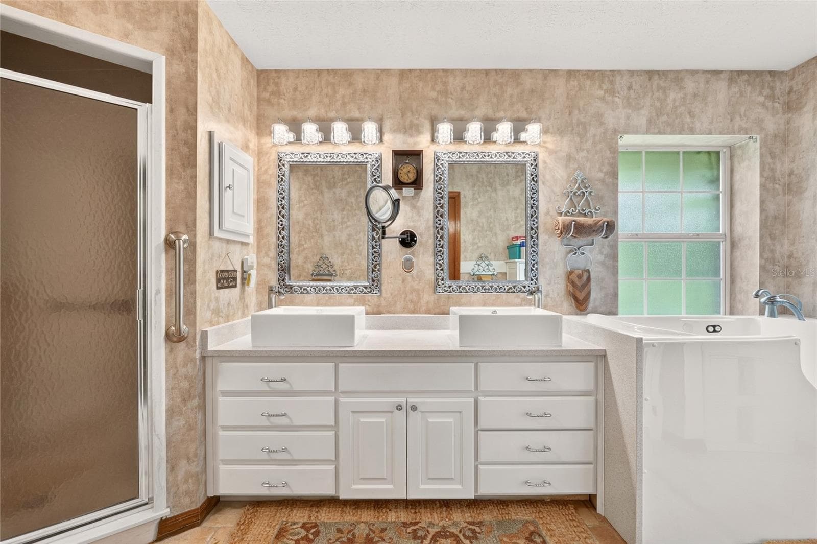 Primary bath - 8699 SE 12TH CT, OCALA
