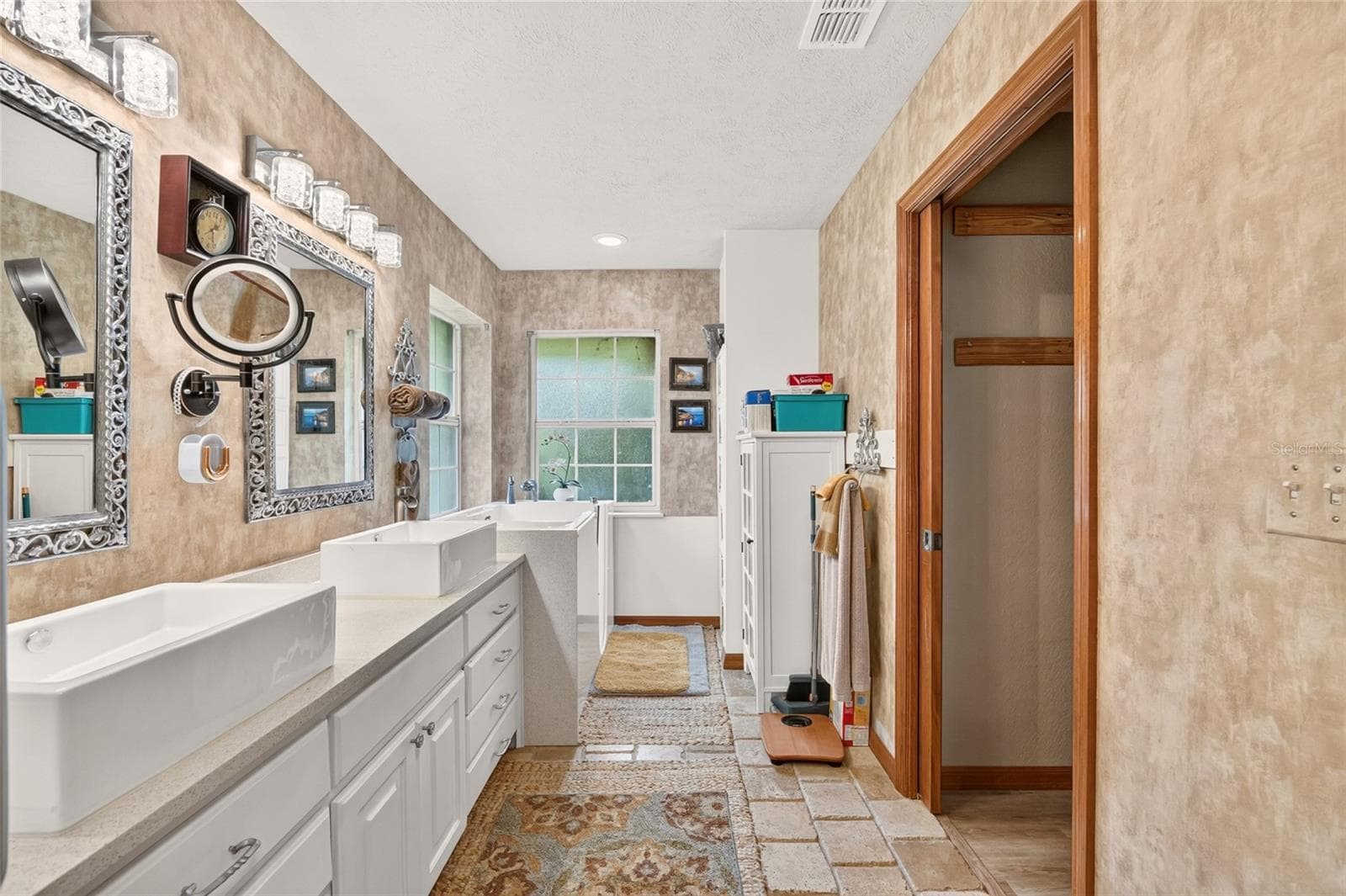 Primary bath - 8699 SE 12TH CT, OCALA