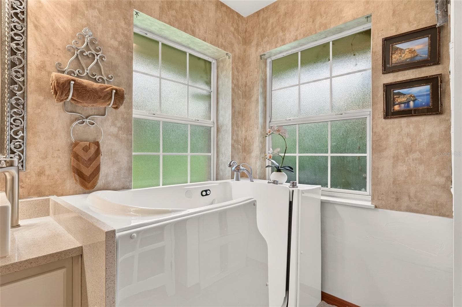 Primary bath - 8699 SE 12TH CT, OCALA
