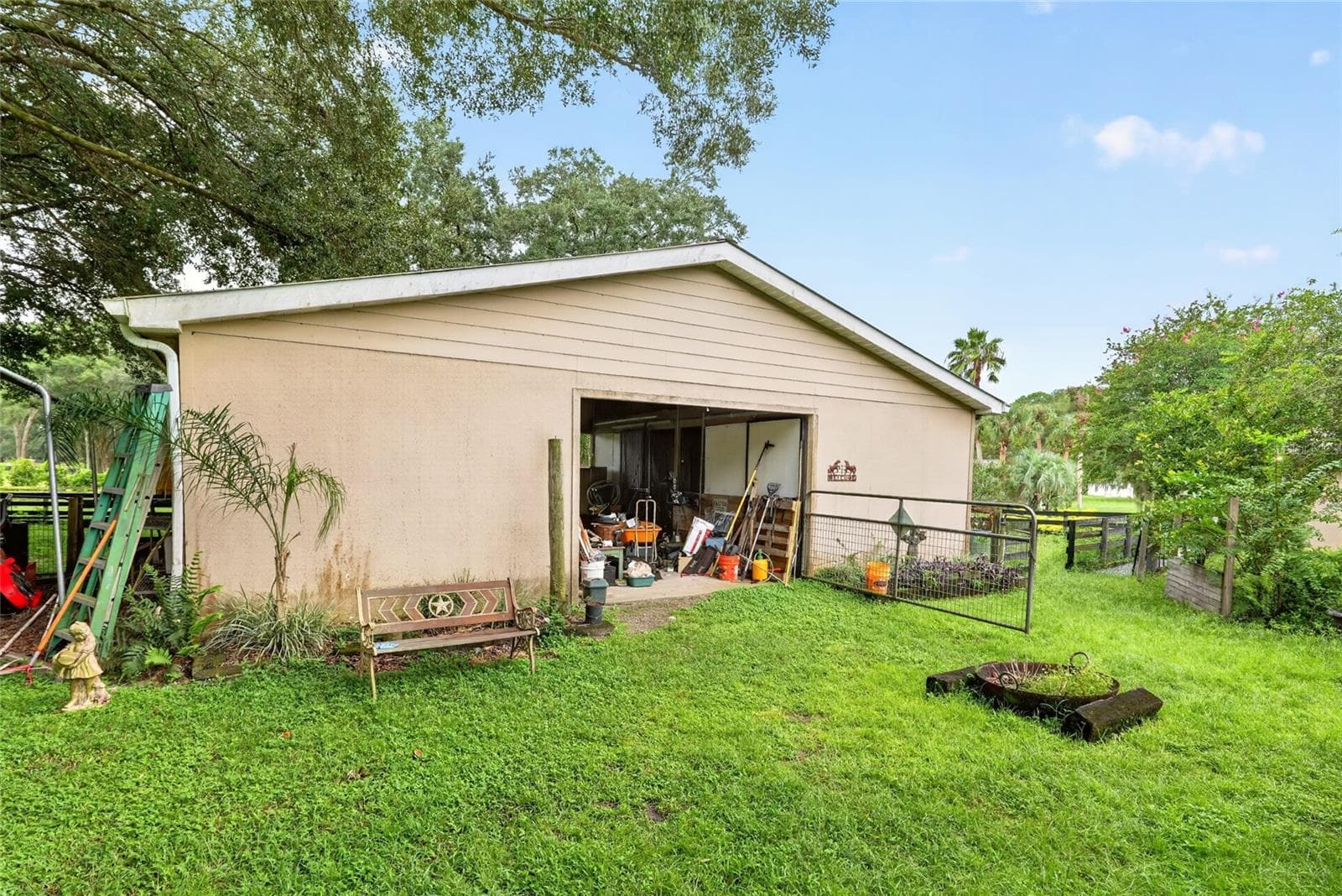Barn - 8699 SE 12TH CT, OCALA