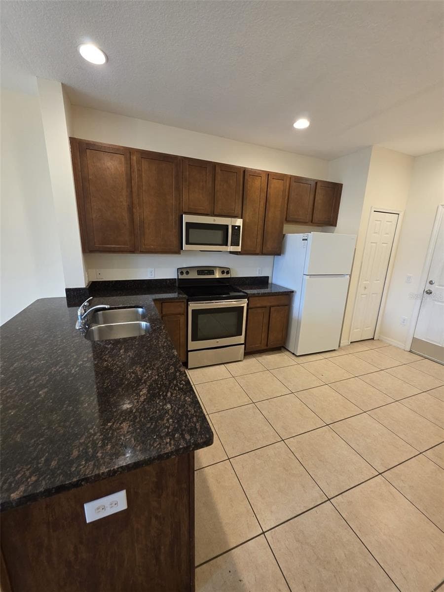 Townhouse at 2372 SEVEN OAKS DR, ST CLOUD, photo 11 of 70