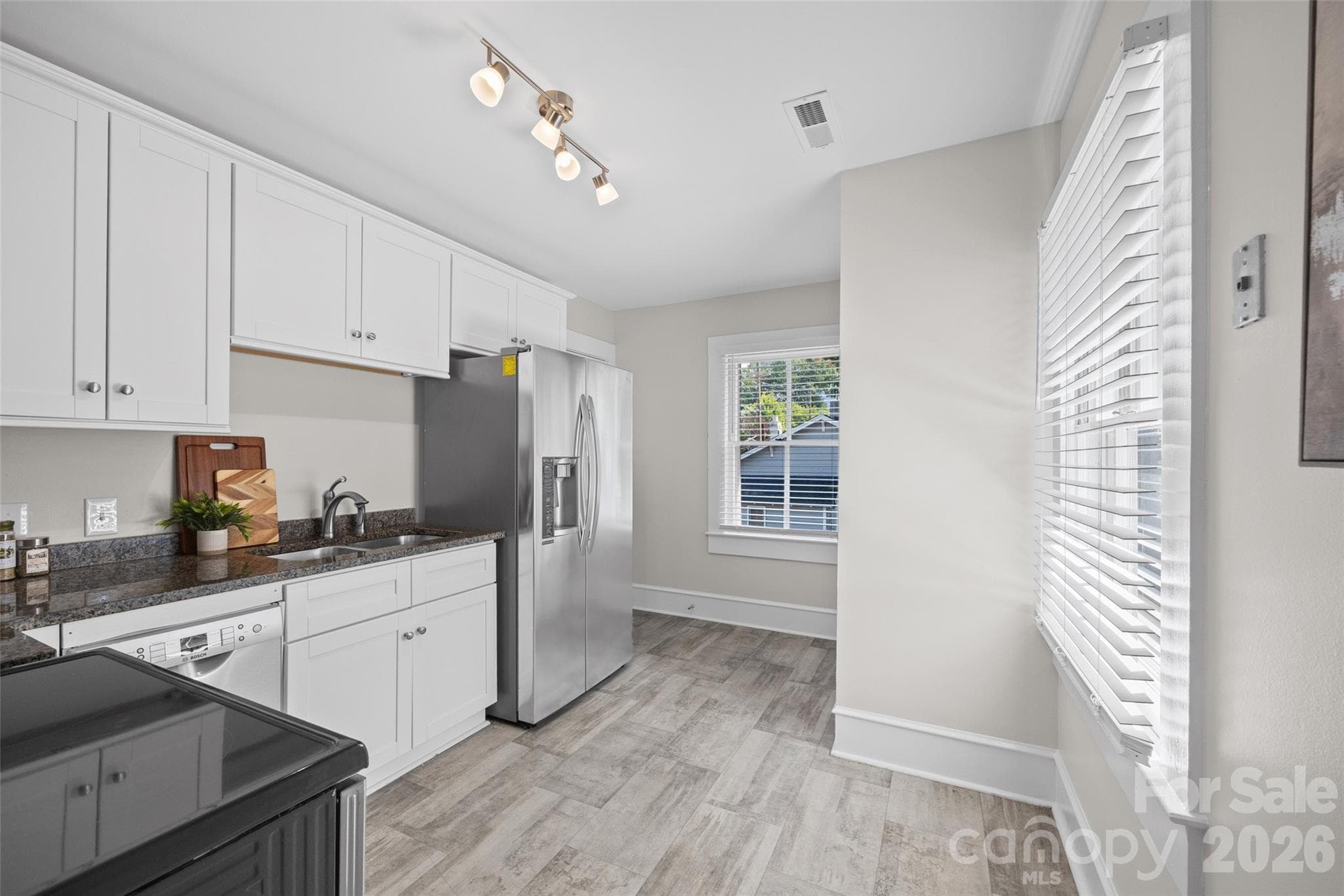 Condominium at 1501 Cleveland Avenue, Charlotte, photo 11 of 25
