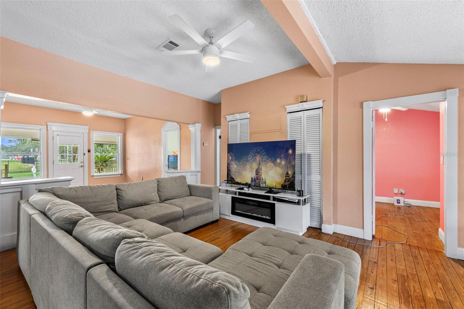 Single Family Residence at 1031 WALTHAM AVE, ORLANDO, photo 3 of 30
