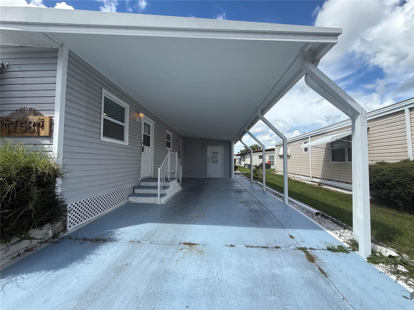 Manufactured Home at 758 ROYAL PALM CIR, LARGO, photo 3 of 29