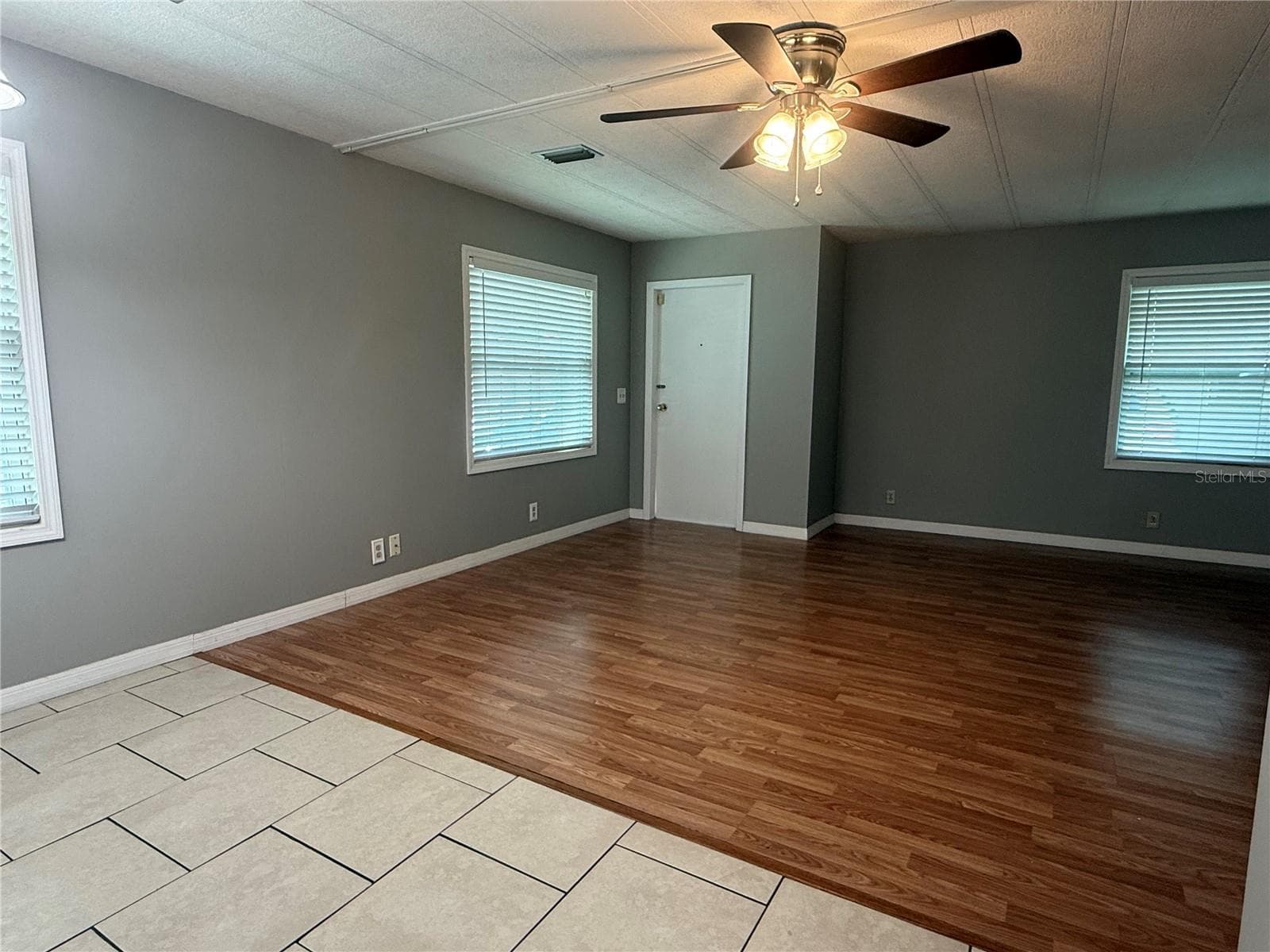 Manufactured Home at 758 ROYAL PALM CIR, LARGO, photo 4 of 29