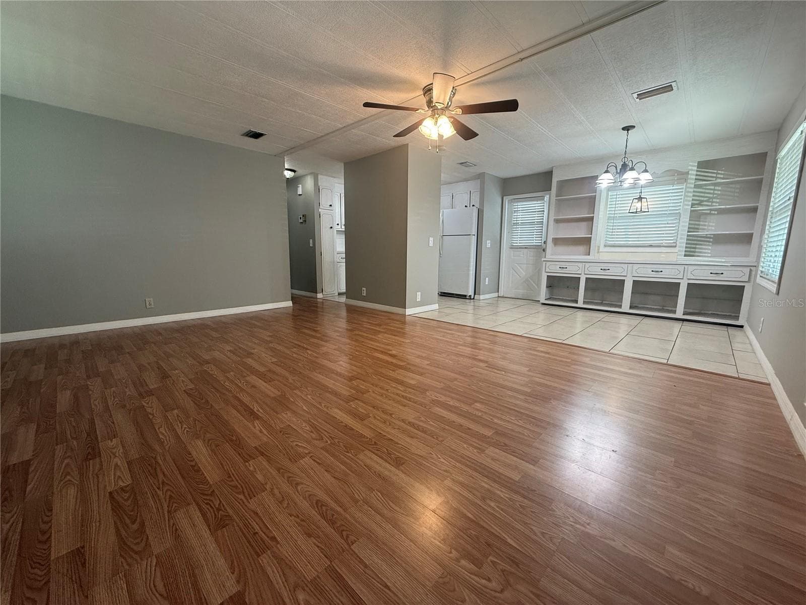 Manufactured Home at 758 ROYAL PALM CIR, LARGO, photo 5 of 29