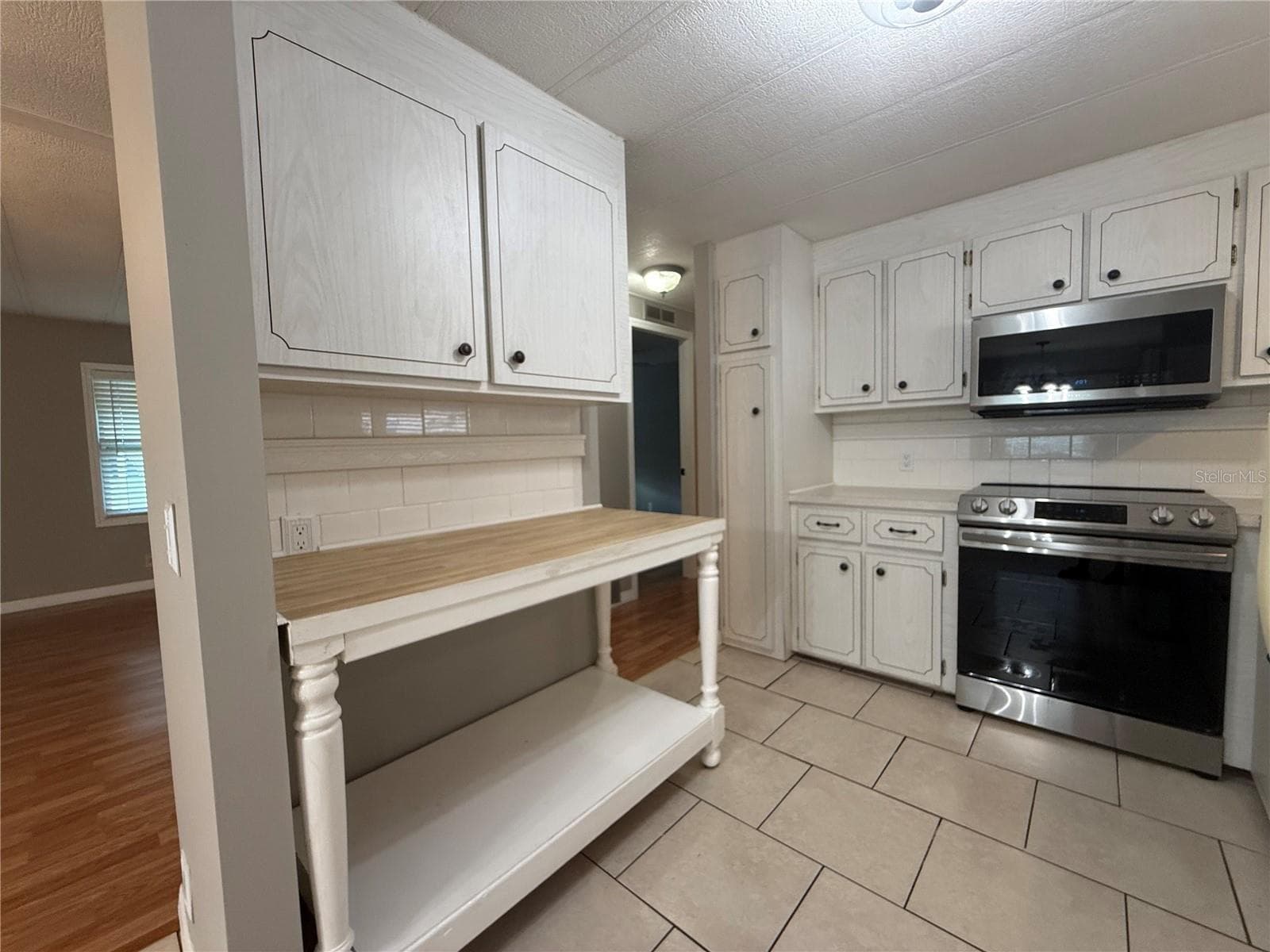 Manufactured Home at 758 ROYAL PALM CIR, LARGO, photo 11 of 29