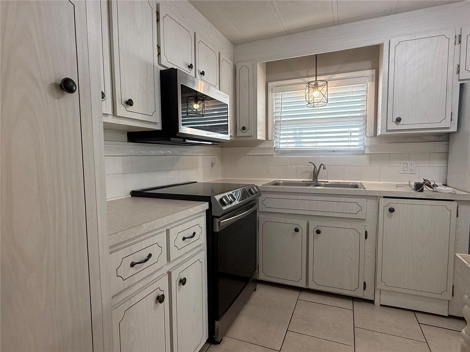 Manufactured Home at 758 ROYAL PALM CIR, LARGO, photo 12 of 29