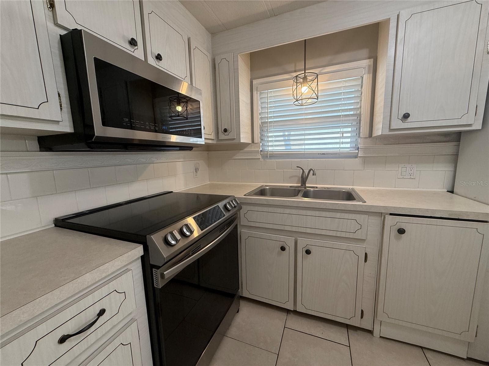 Manufactured Home at 758 ROYAL PALM CIR, LARGO, photo 13 of 29