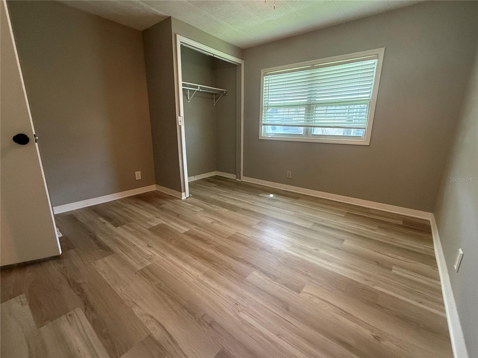 Manufactured Home at 758 ROYAL PALM CIR, LARGO, photo 16 of 29