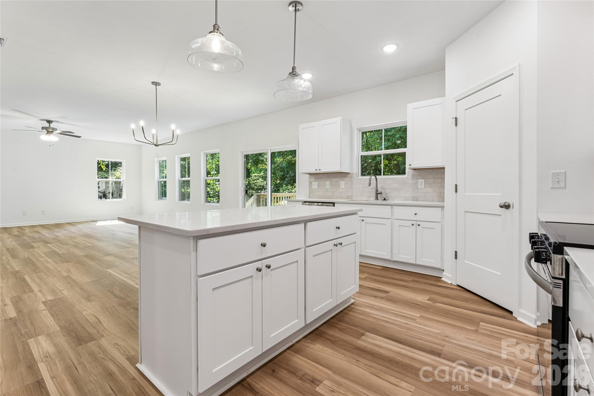 Single Family Residence at 8216 Willhill Road, Mint Hill, photo 13 of 44