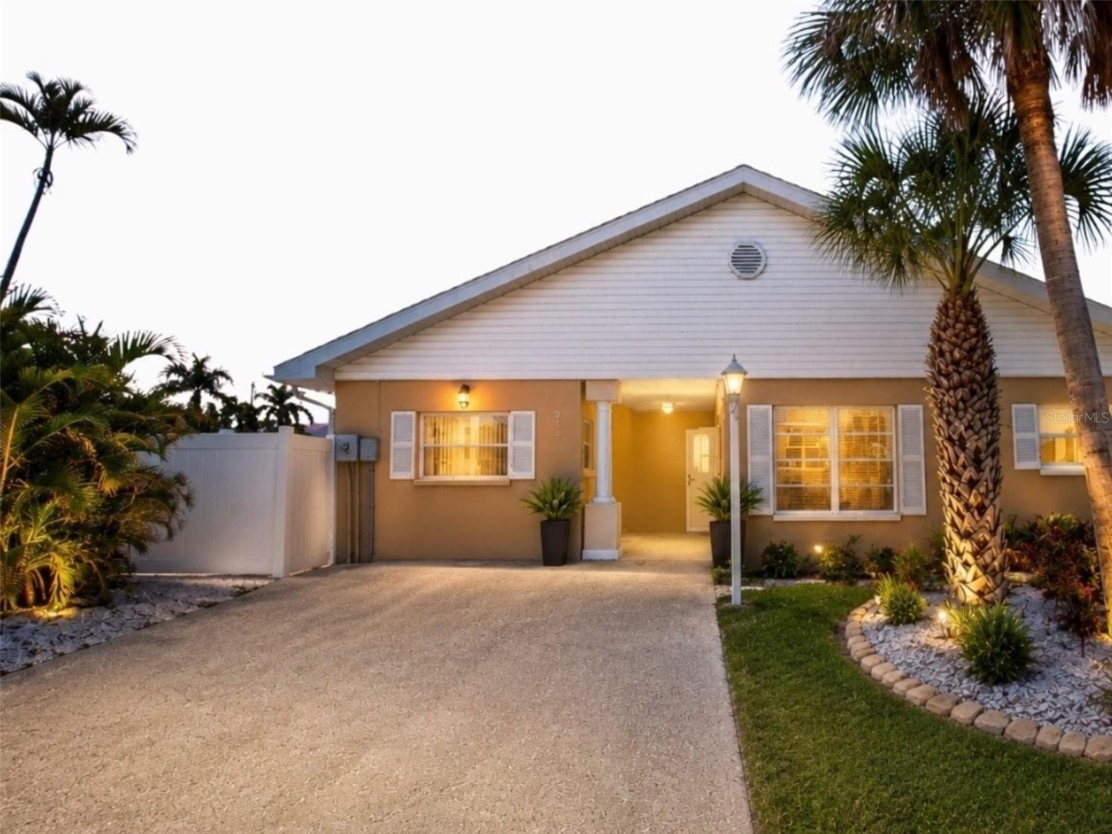 Single Family Residence at 210 84TH ST, HOLMES BEACH, photo 4 of 23