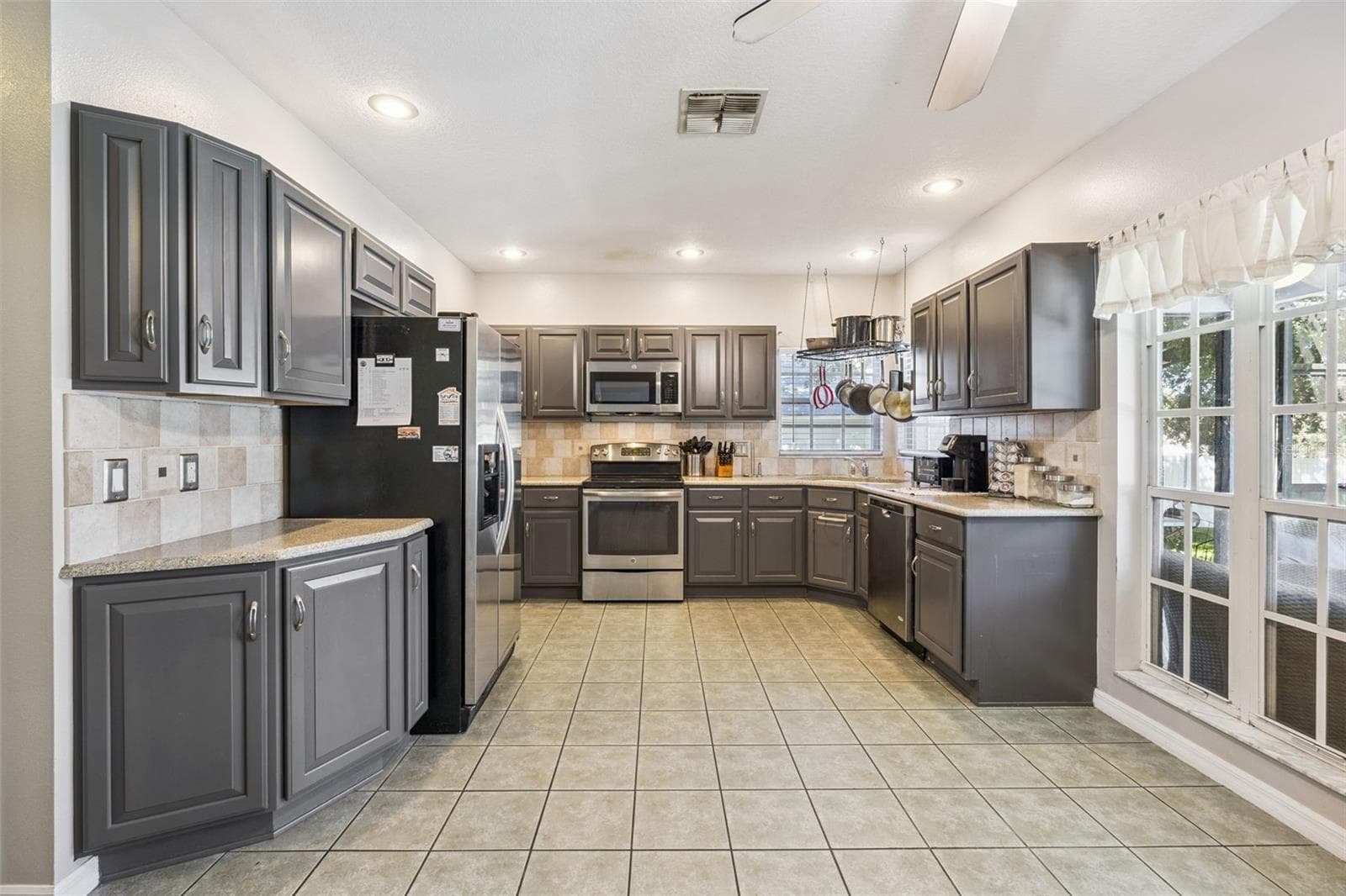 Single Family Residence at 2207 JESSICA LN, KISSIMMEE, photo 7 of 26