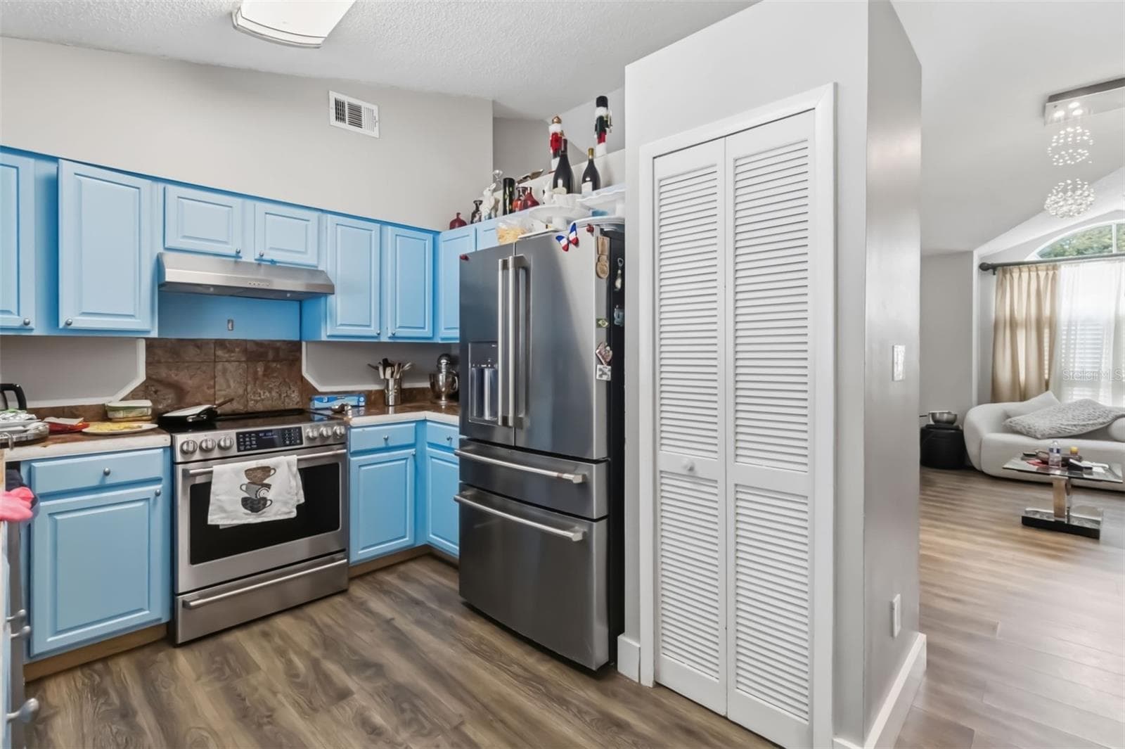 Single Family Residence at 7826 BARBERRY DR, ORLANDO, photo 6 of 17