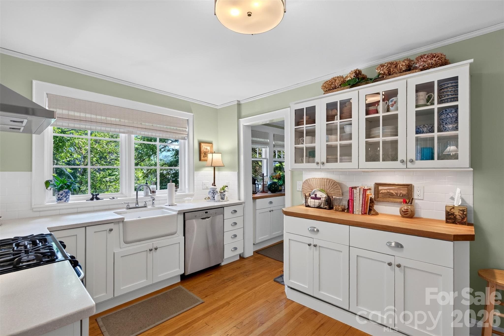 Single Family Residence at 36 Mount Vernon Circle, Asheville, photo 11 of 48