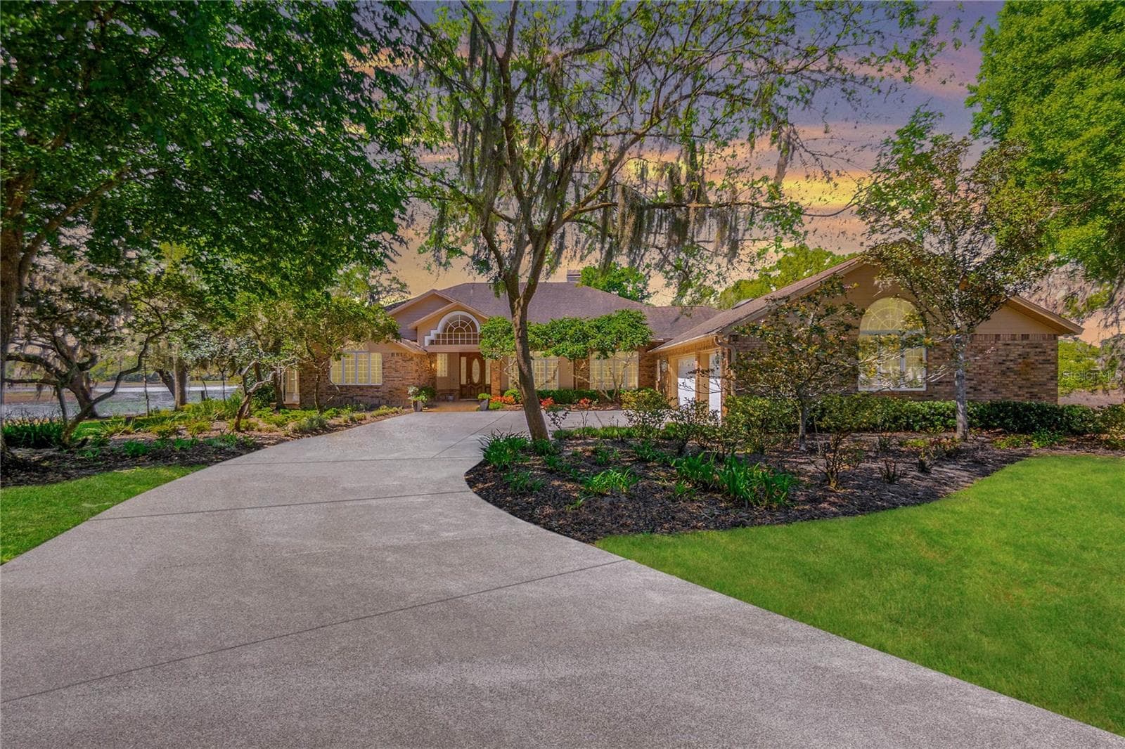 8950 E EDEN WALK CT