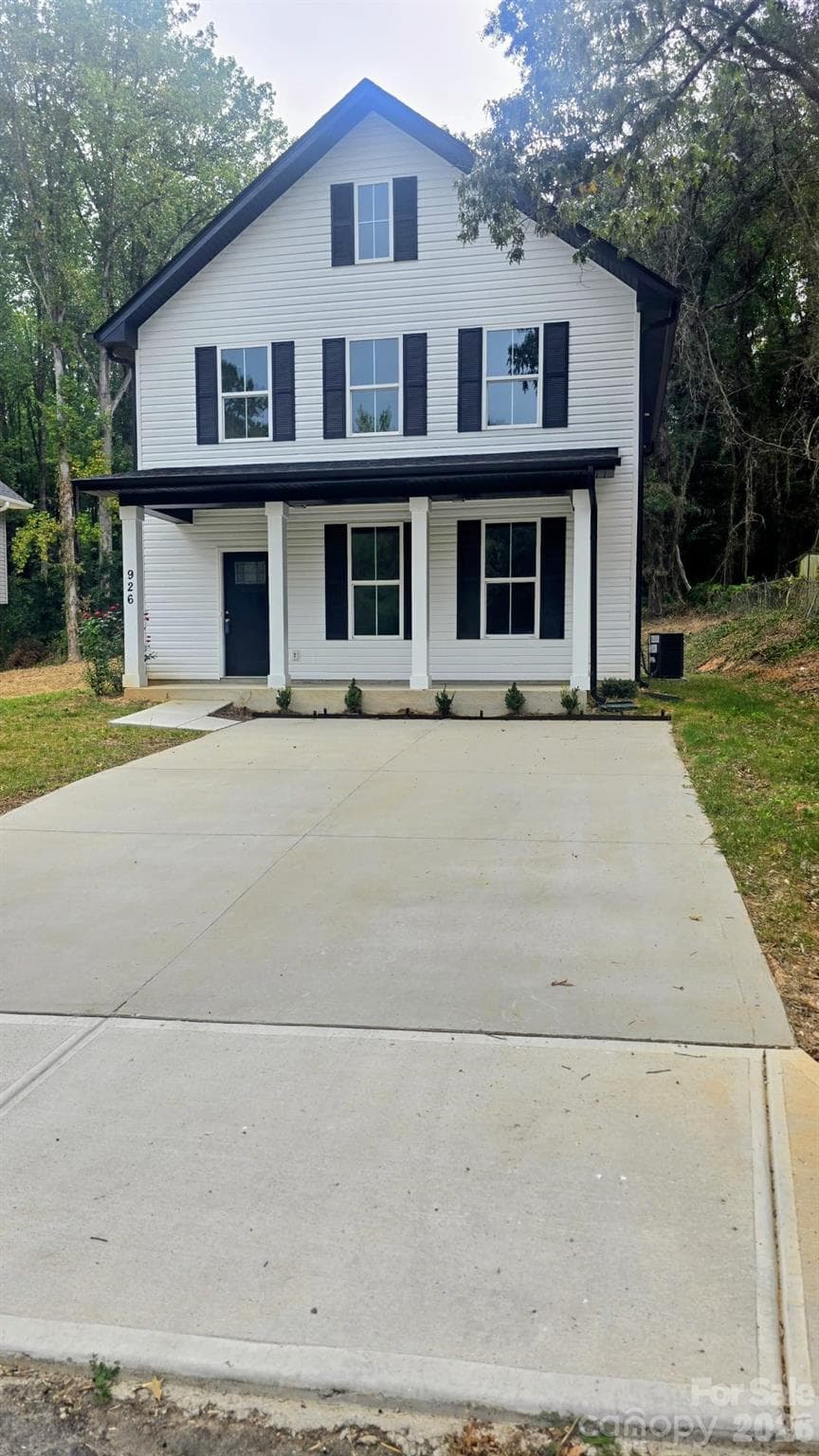 Single Family Residence at Gastonia, photo 2 of 11