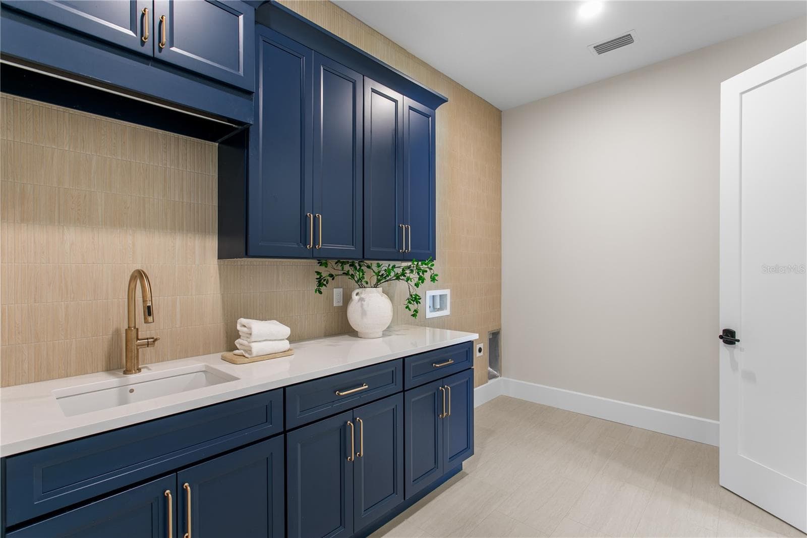 Single Family Residence at 3612 S LIGHTNER DR, TAMPA, photo 61 of 88