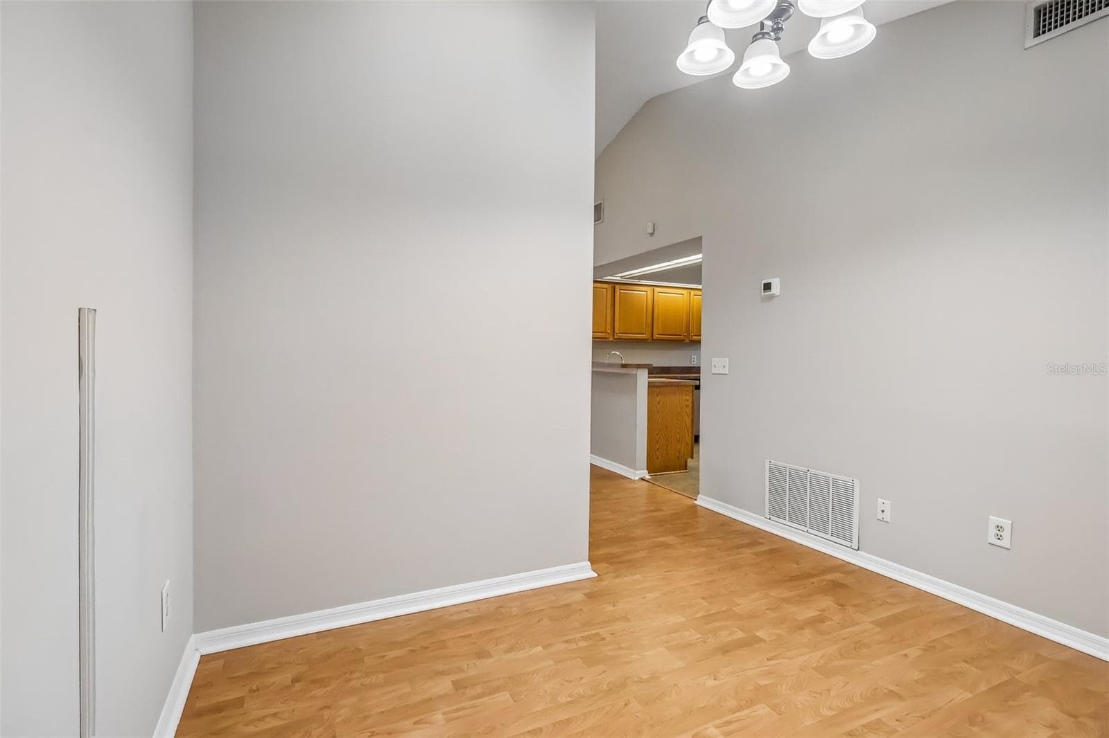 Single Family Residence at 2212 FAXTON CT, ORLANDO, photo 10 of 33