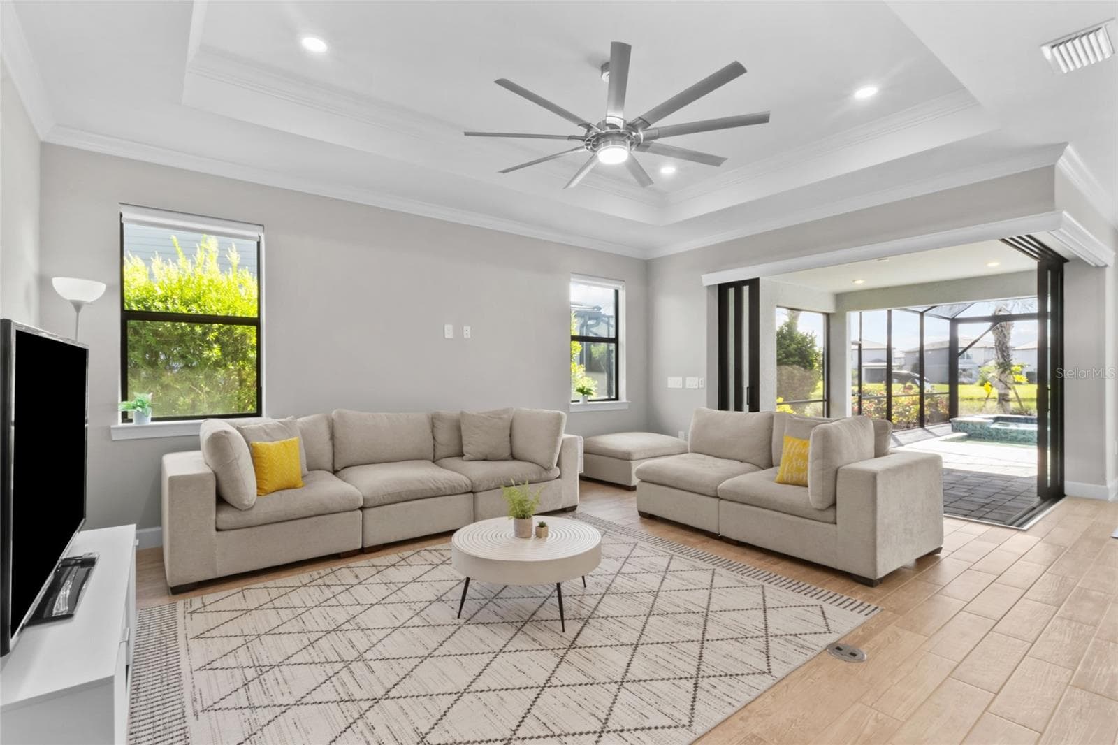 Single Family Residence at 5755 BLUESTAR CT, LAKEWOOD RANCH, photo 9 of 47