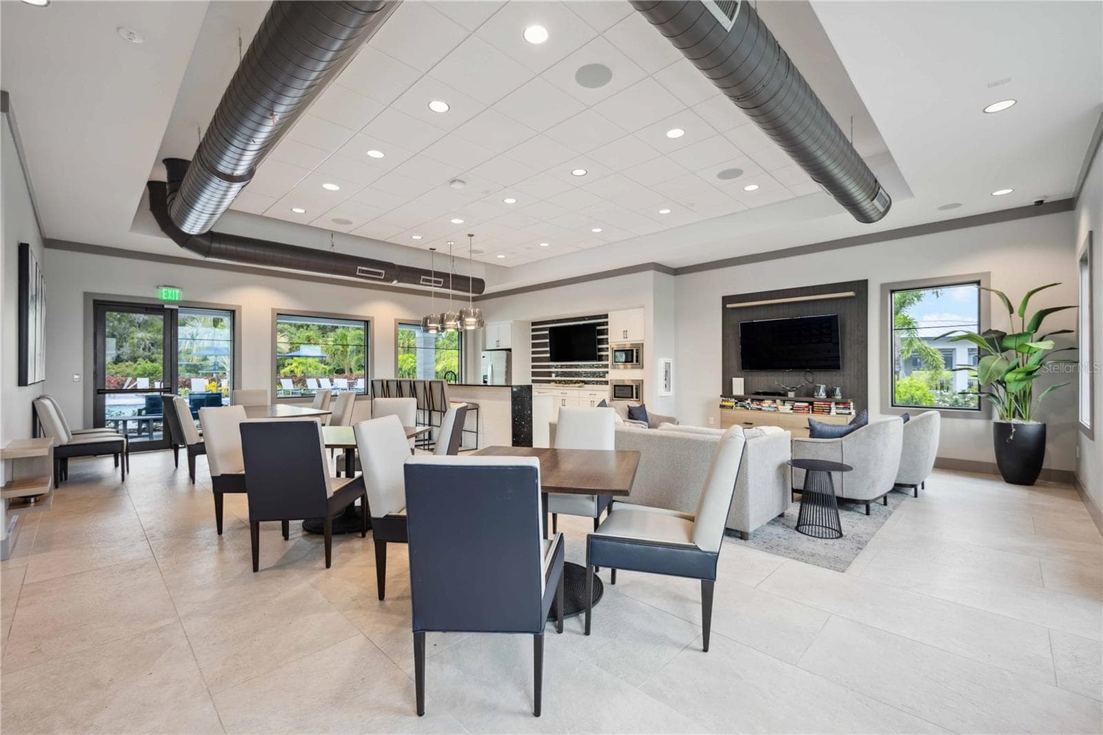 Single Family Residence at 5755 BLUESTAR CT, LAKEWOOD RANCH, photo 43 of 47