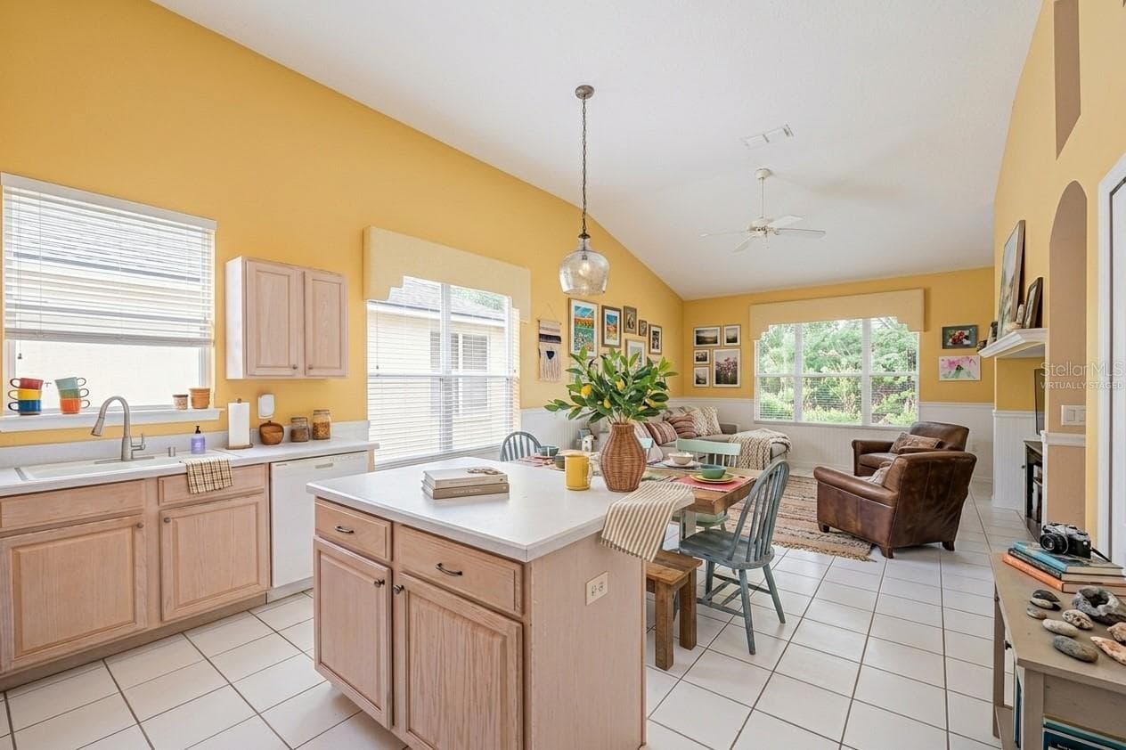 Virtually staged - 7004 PINE HOLLOW DR, MOUNT DORA