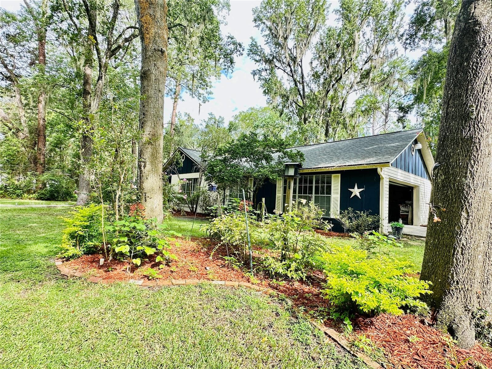 Single Family Residence at 8614 SW 1ST AVE, GAINESVILLE, photo 3 of 45