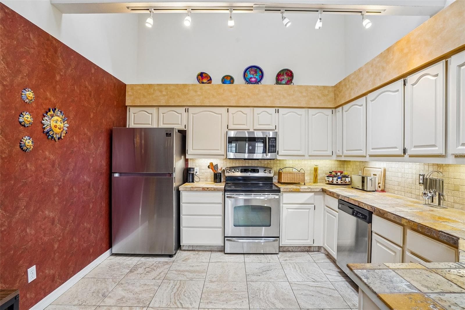 Villa at 128 BAYTREE BLVD, TAVARES, photo 13 of 48
