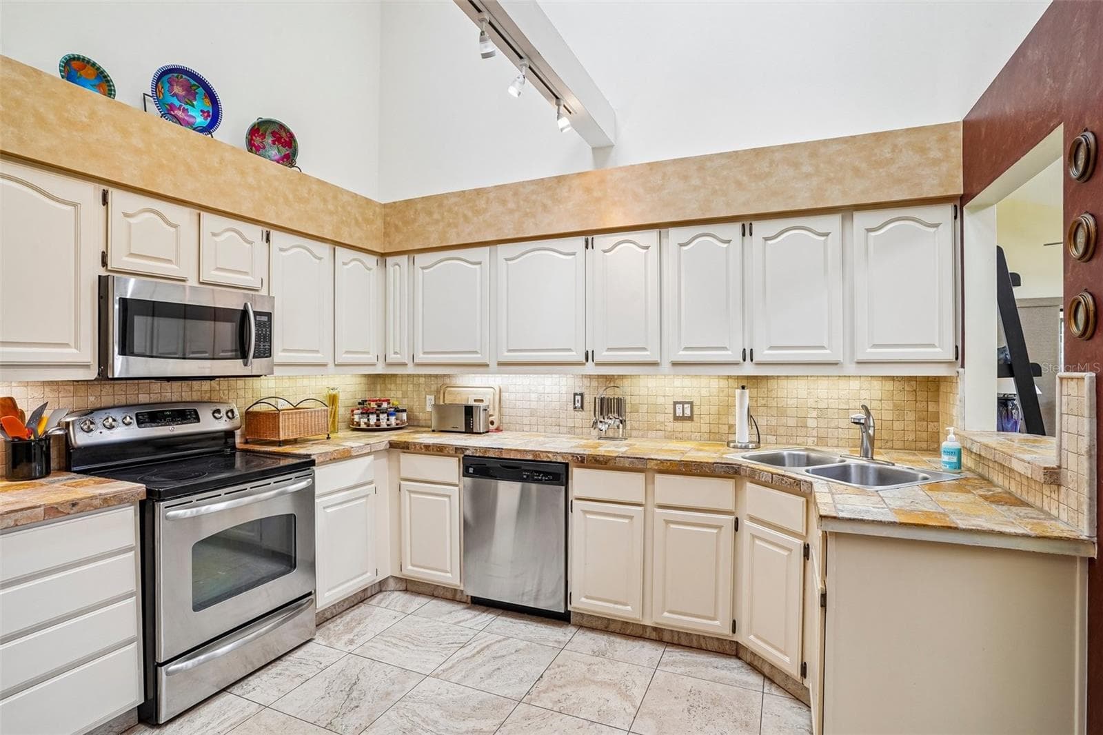 Villa at 128 BAYTREE BLVD, TAVARES, photo 14 of 48