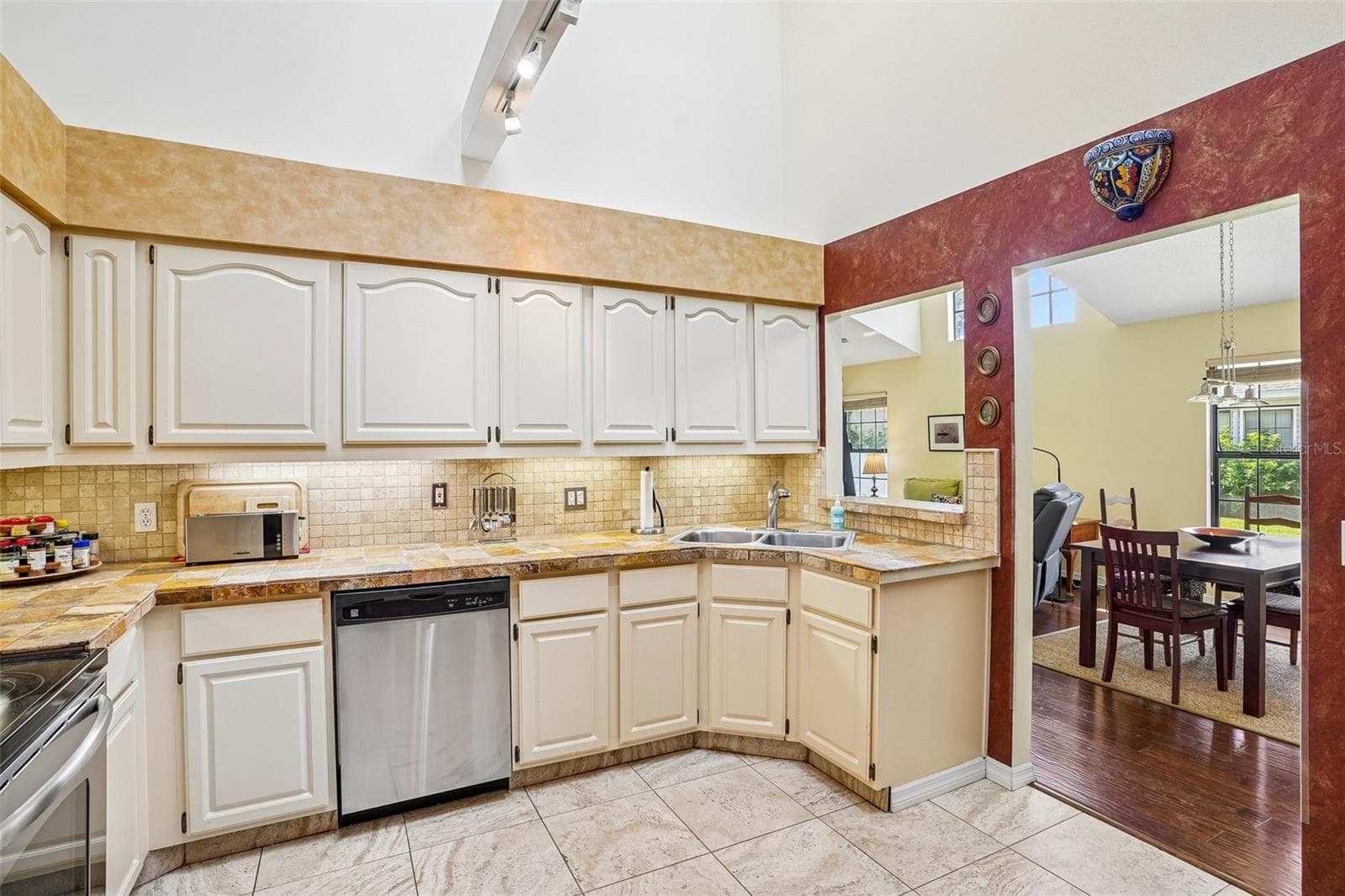Villa at 128 BAYTREE BLVD, TAVARES, photo 15 of 48