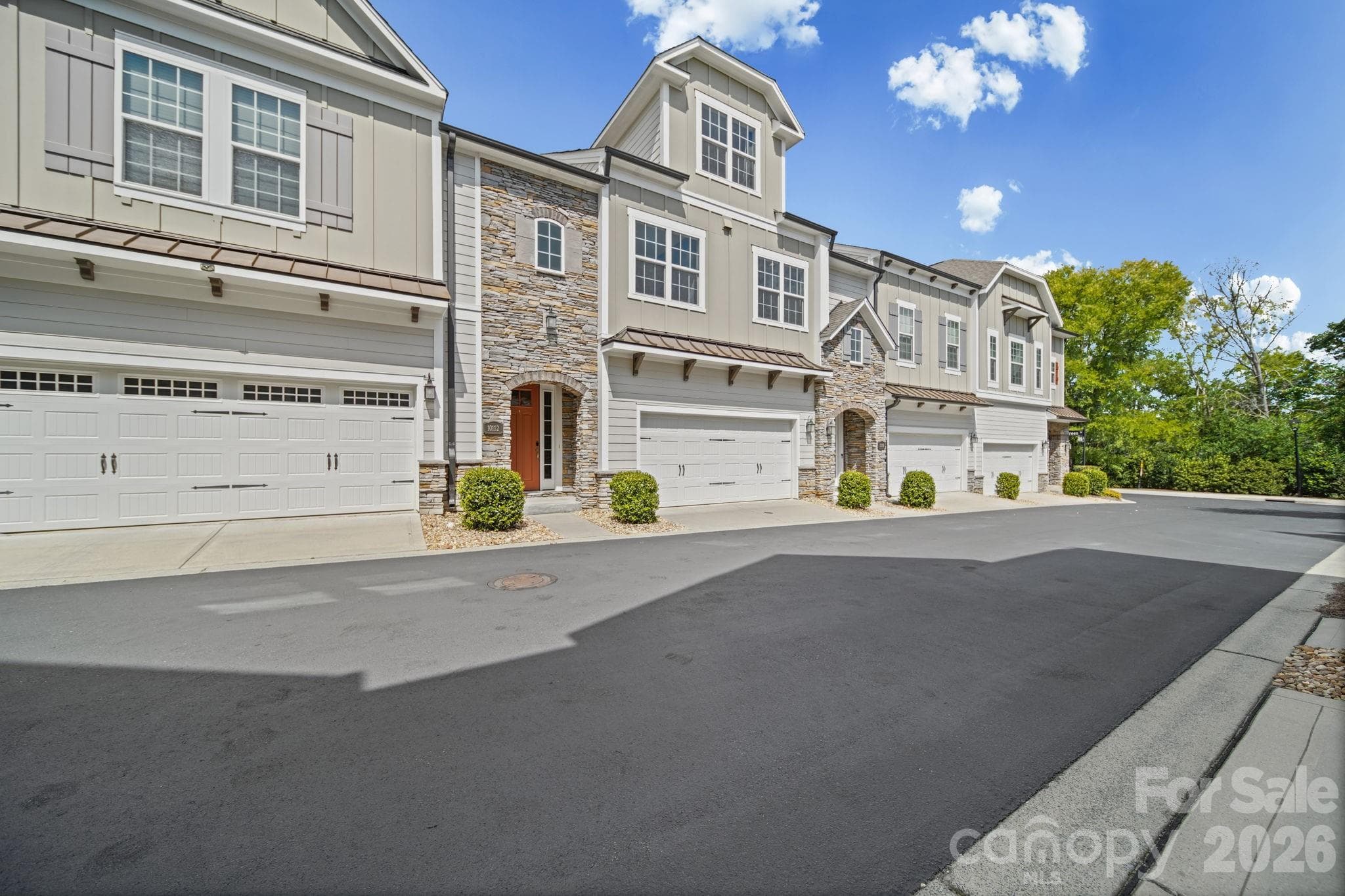 Townhouse at 10112 Claire Vista Drive, Charlotte, photo 3 of 43