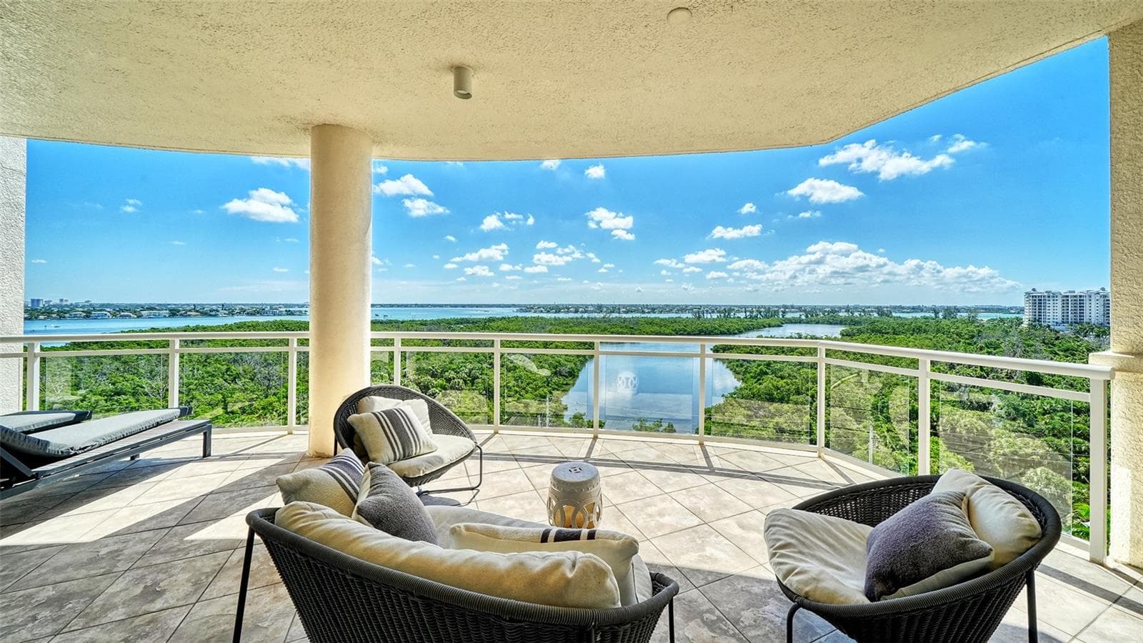 Condominium at 1300 BENJAMIN FRANKLIN DR #809, SARASOTA, photo 13 of 92