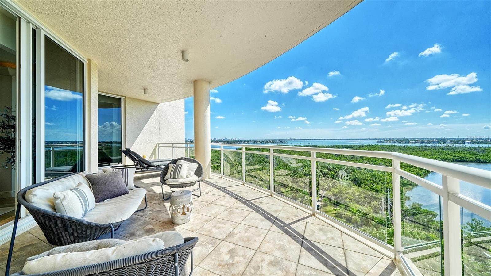 Condominium at 1300 BENJAMIN FRANKLIN DR #809, SARASOTA, photo 15 of 92