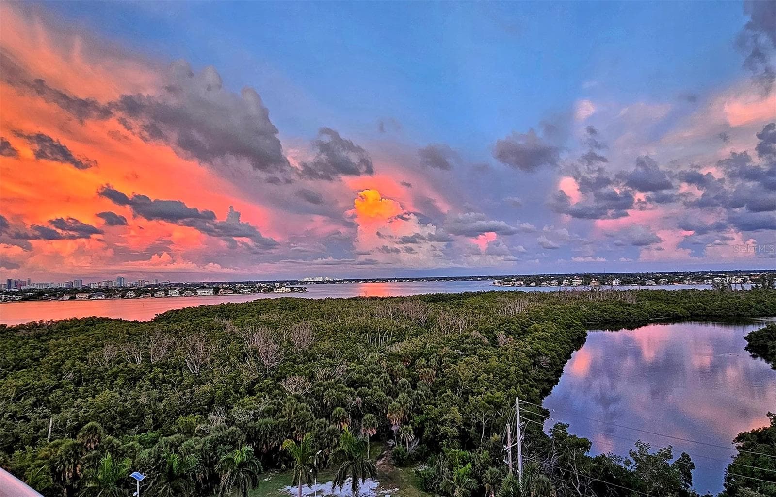 Condominium at 1300 BENJAMIN FRANKLIN DR #809, SARASOTA, photo 18 of 92