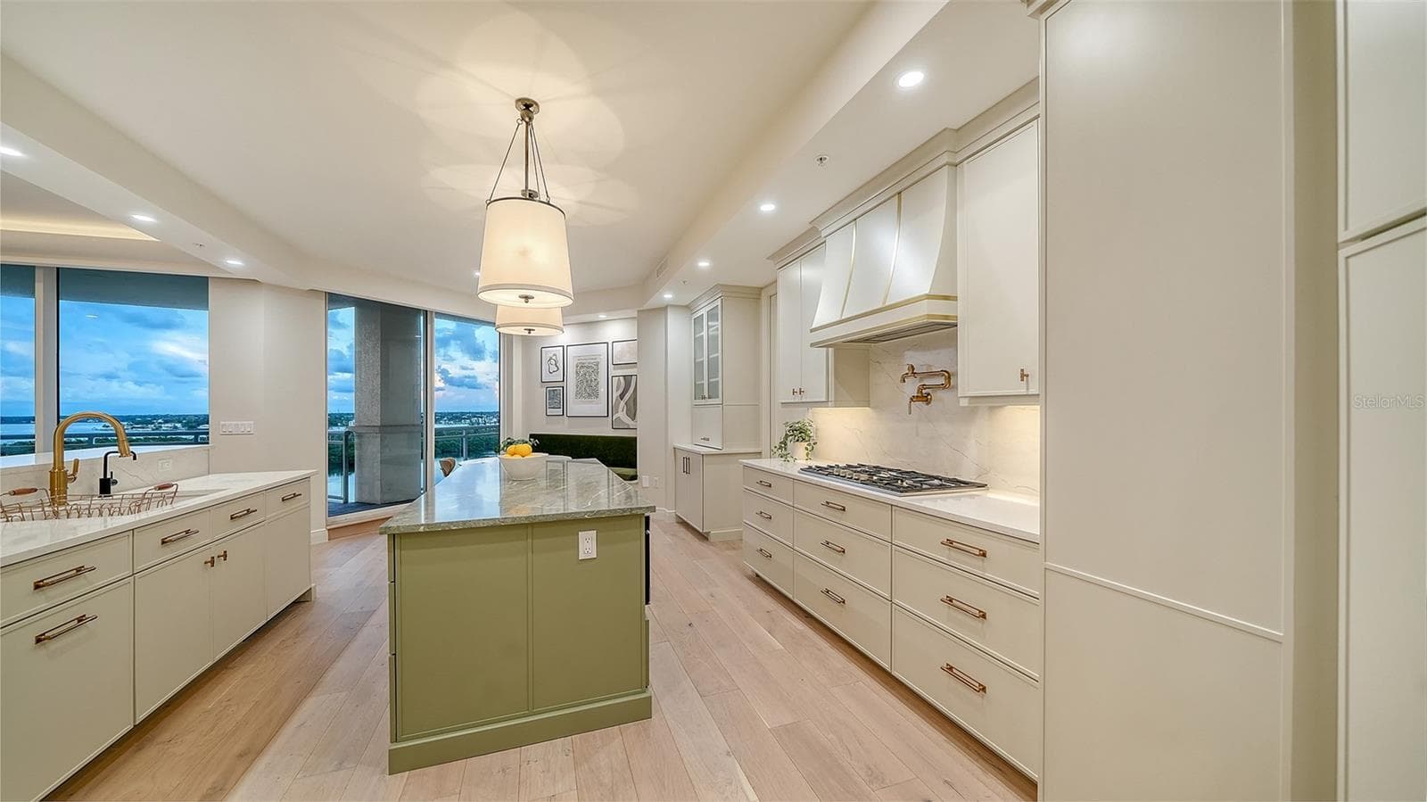 Condominium at 1300 BENJAMIN FRANKLIN DR #809, SARASOTA, photo 41 of 92