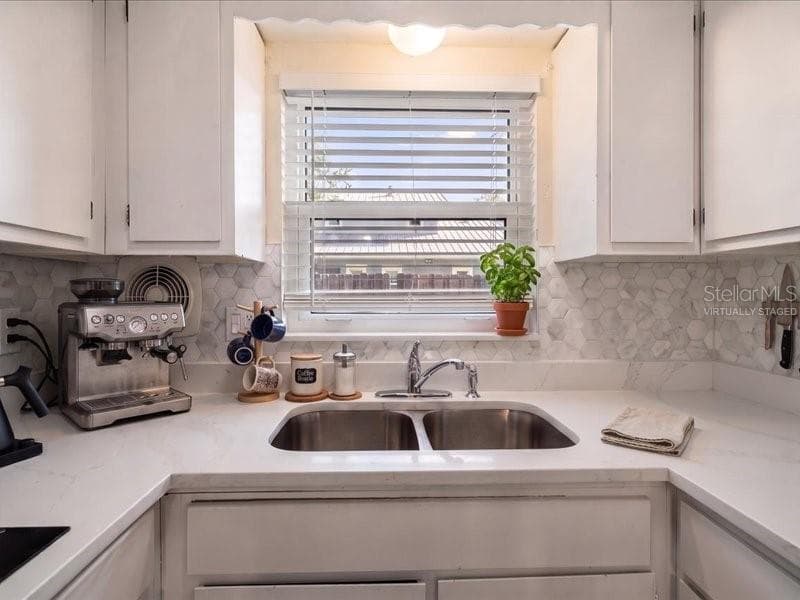 Kitchen Virtually Staged - 533 YELVINGTON AVE, CLEARWATER
