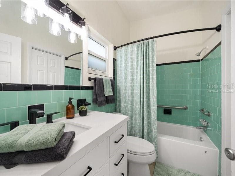 Bathroom Virtually Staged - 533 YELVINGTON AVE, CLEARWATER