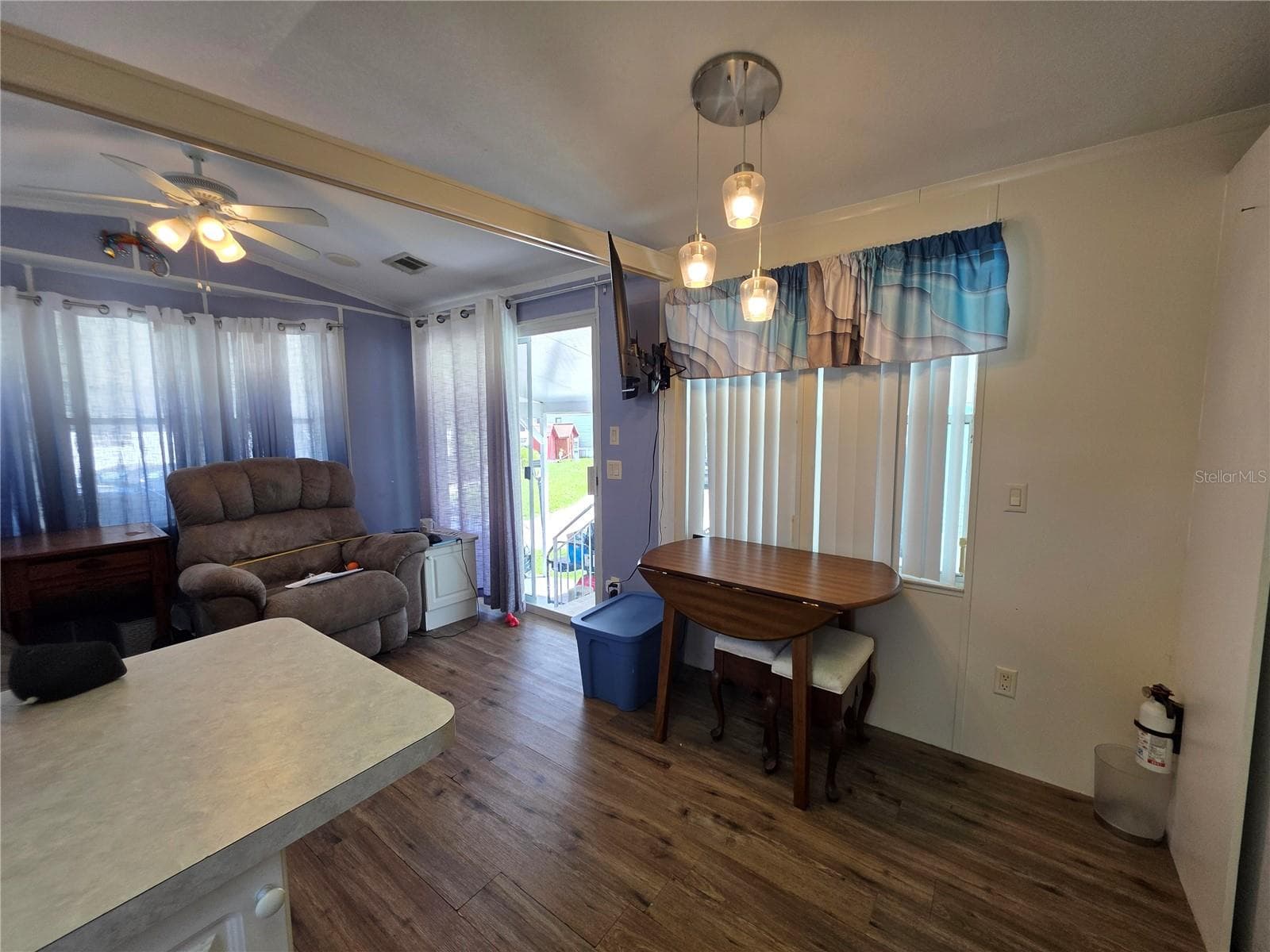 Manufactured Home at 6494 SE 55TH ST, OKEECHOBEE, photo 5 of 20