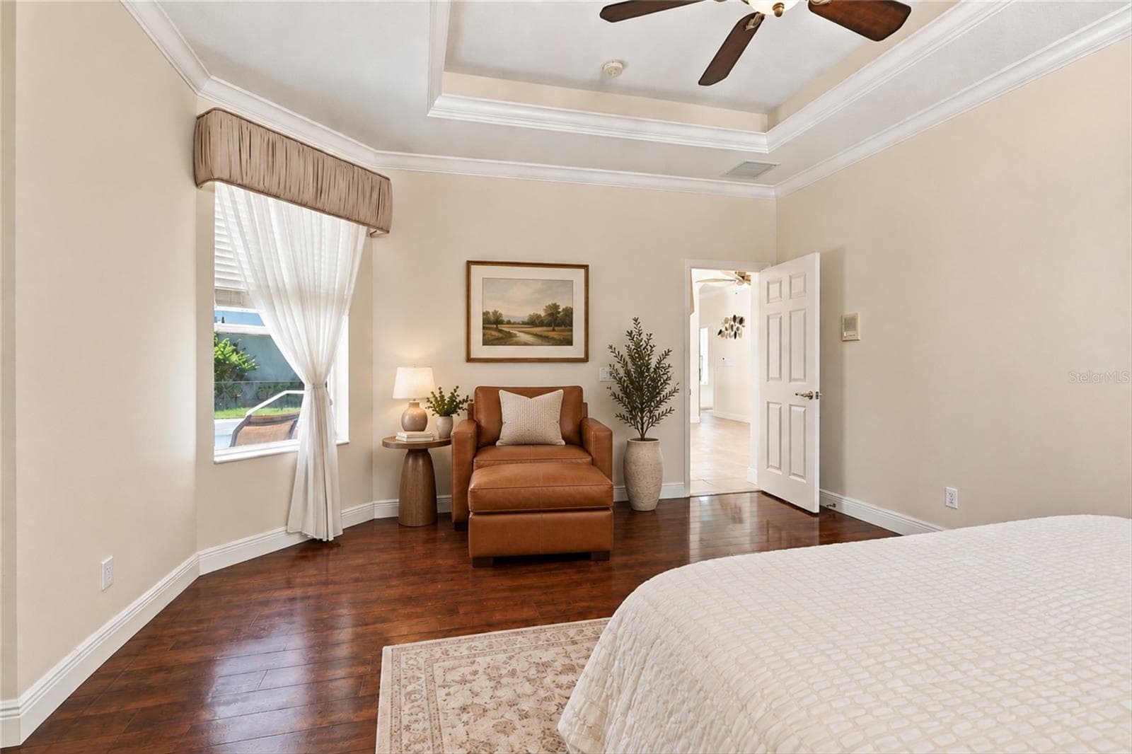 Primary Suite with Staged sitting area - 1328 THORNAPPLE DR, OSPREY