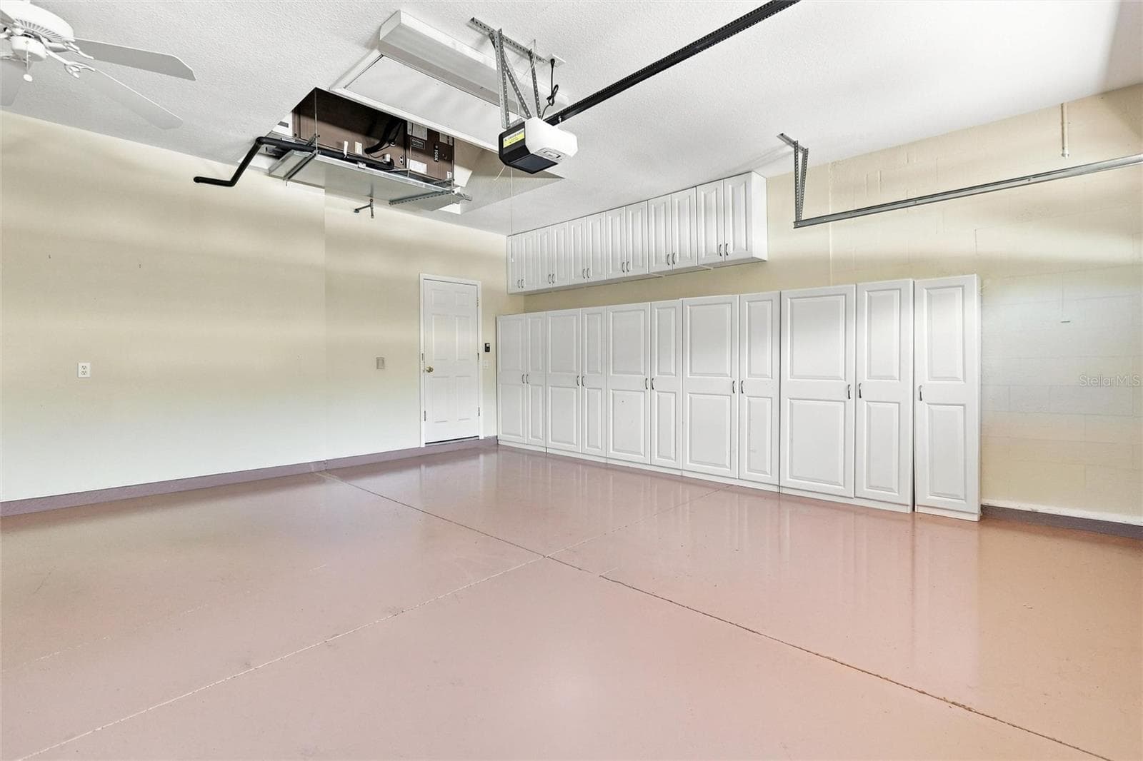 2 car garage - 1328 THORNAPPLE DR, OSPREY