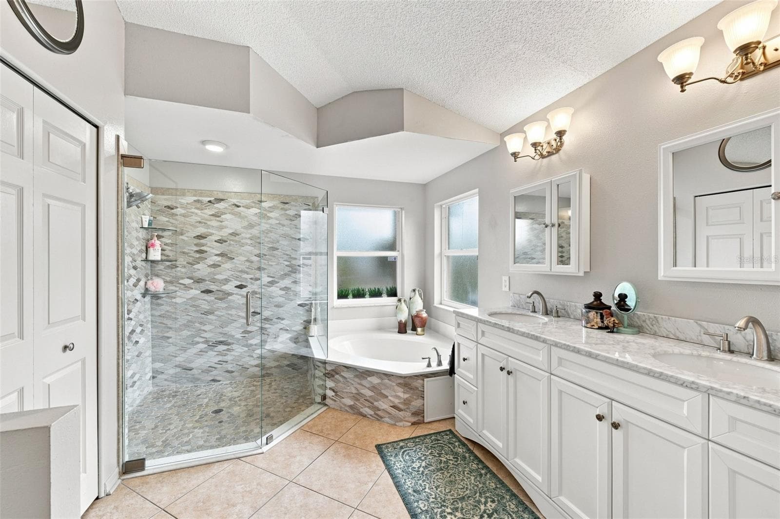 Single Family Residence at 308 CALOOSA PALMS CT, SUN CITY CENTER, photo 15 of 60
