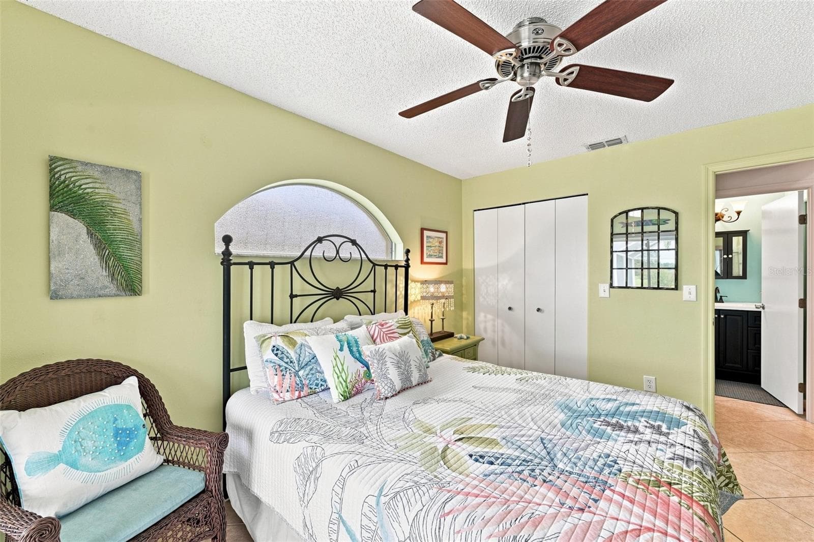 Single Family Residence at 308 CALOOSA PALMS CT, SUN CITY CENTER, photo 18 of 60